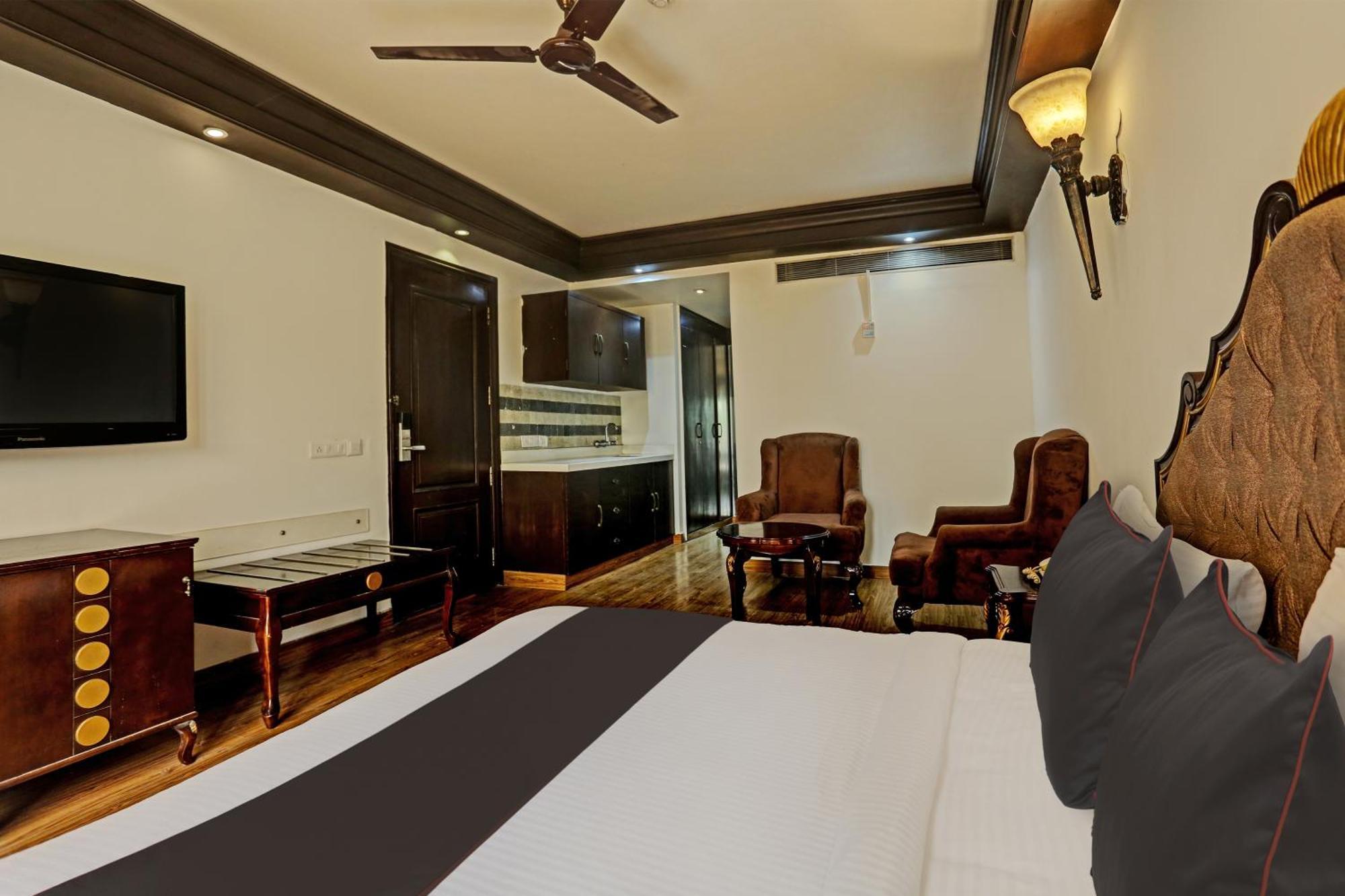 Townhouse The Royce New Friends Colony Hotel New Delhi