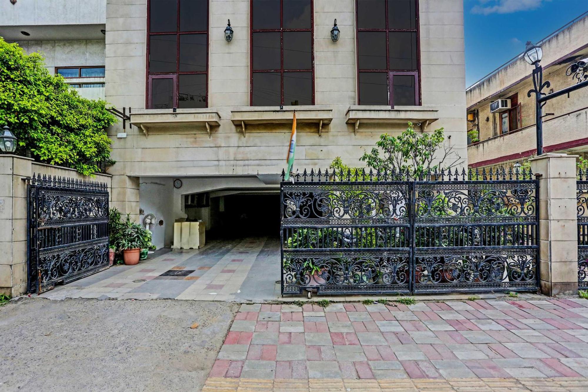 Townhouse The Royce New Friends Colony Hotel New Delhi